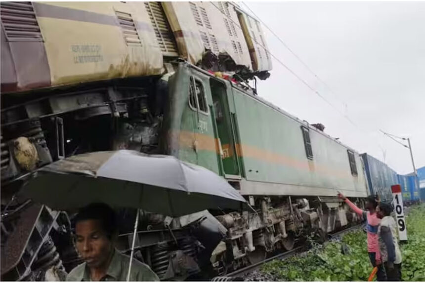 ट्रेन हादसा, कंचनजंगा एक्स., मृतक संख्या 15, मालगाड़ी ने तोड़ा रेड सिग्नल, रेलमंत्री, पीएम मोदी