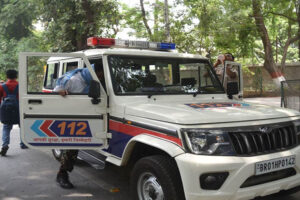हमला, पुलिस, बेतिया, अवैध कब्जा, जांच, दारोगा,3 जवान, घायल