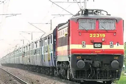 ट्रेन, पथराव, पटना-सिंगरौली, एक्सप्रेस ट्रेन, एसी बोगी, 2 यात्री घायल