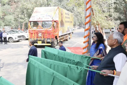 सुधा डेयरी, एक्सपोर्ट, कंसाइनमेंट रवाना, मुख्यमंत्री, अमेरिका, घी—मखाना, कनाडा, रसगुल्ला