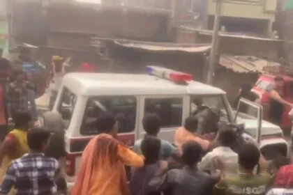 हमला, पुलिस टीम, सासाराम, 2 जवान जख्मी