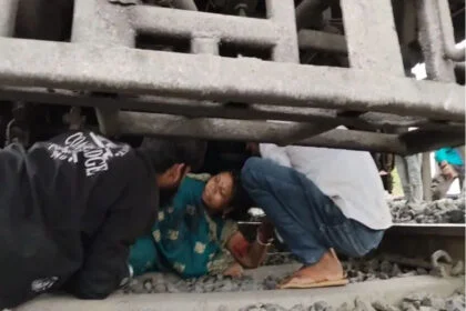 ट्रेन, महिला, कूदी, लोको पायलट, बहादुरी, बची जान