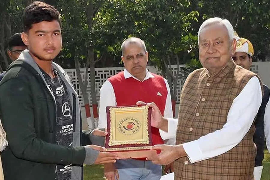 नीतीश, फोन कॉल, वैभव सूर्यवंशी, 10 लाख इनाम, क्रिकेट, समस्तीपुर