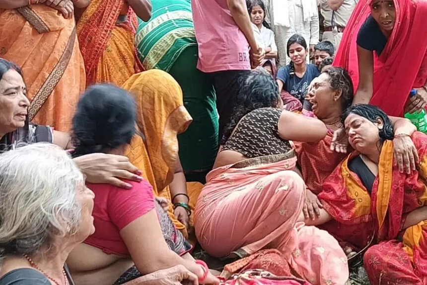 फायरिंग, 3 मरे, बक्सर, राजपुर, 2 गंभीर, ग्ट्टिी—बालू विवाद