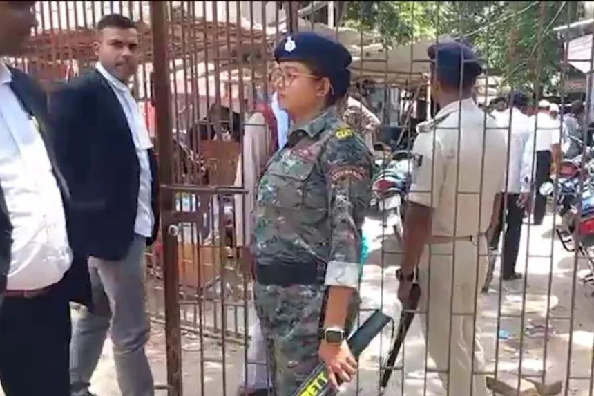 फरार, 5 कैदी, कोर्ट परिसर, पुलिस को धक्का, समस्तीपुर