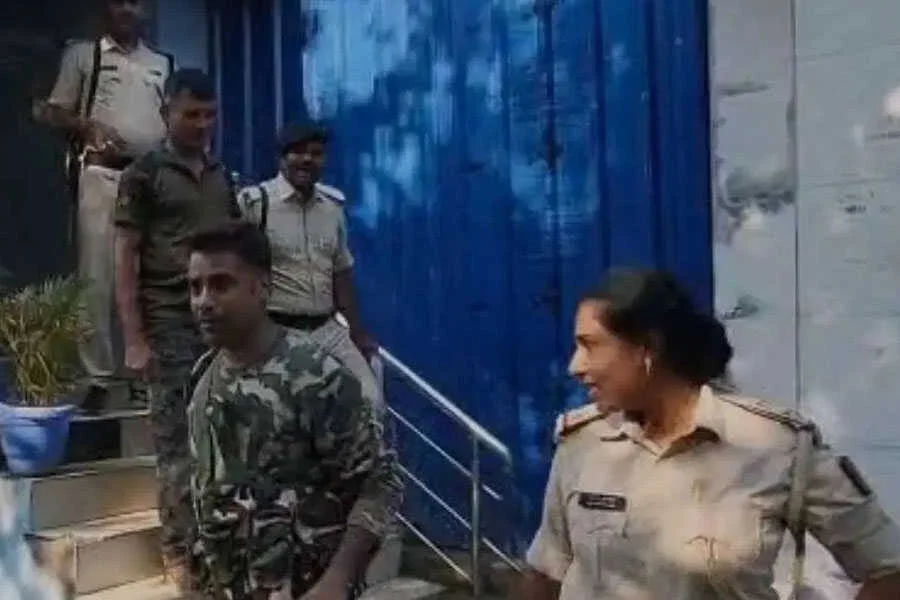 हमला, पुलिस टीम, जहानाबाद, महिला दारोगा, गंभीर, 6 जख्मी