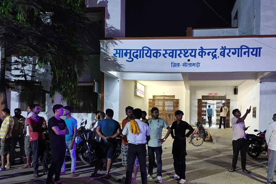 पूर्व प्रमुख, सिर में मारी गोली, सीतामढ़ी, पति घायल