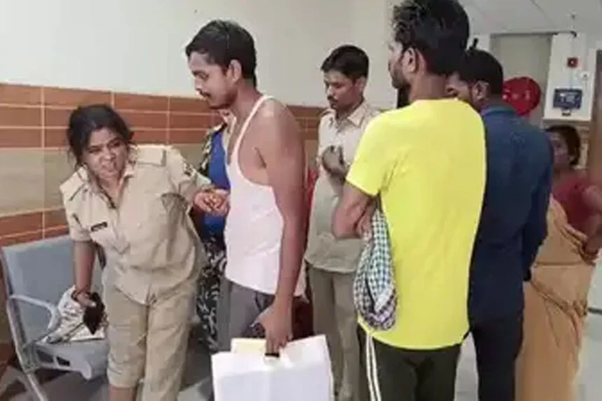 टक्कर, पुलिस बस, ट्रक, छपरा, सिवान, पीएम मोदी, कार्यक्रम