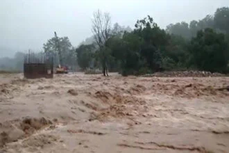 बाढ़, चंपारण, बांध टूटा, मोतिहारी, मुजफ्फरपुर, हालात, भयावह