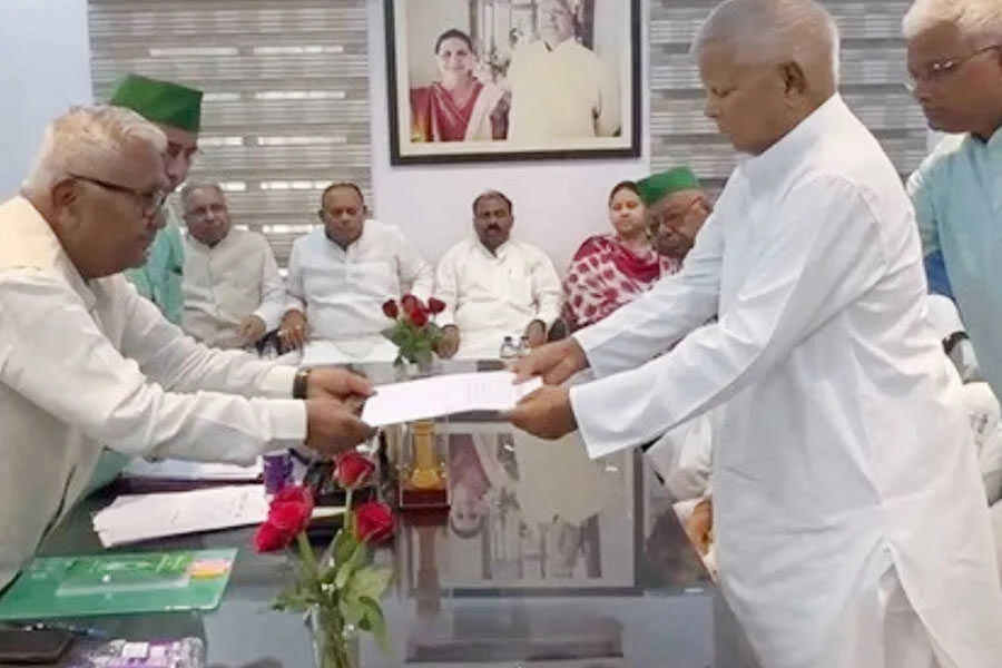 लालू, नामांकन, RJD, राष्ट्रीय अध्यक्ष, राबड़ी-तेजस्वी, पार्टी कार्यालय