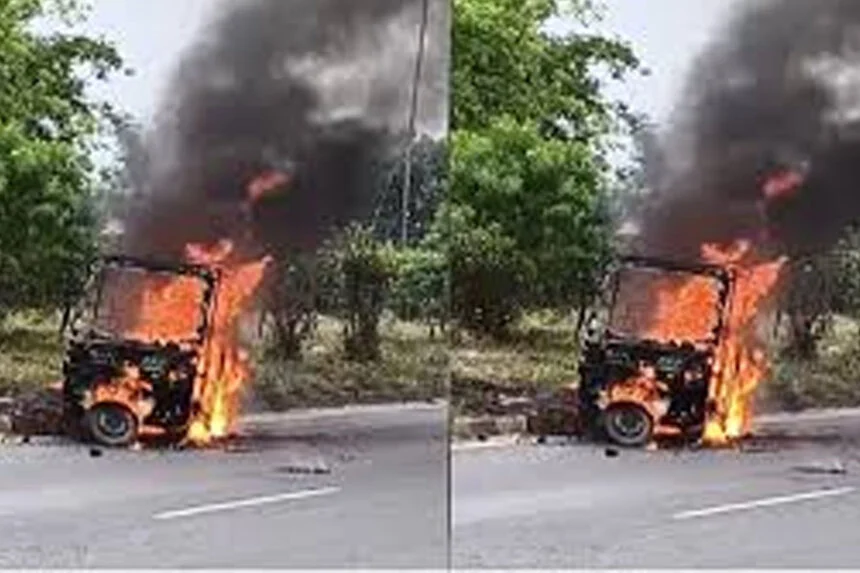 आग, ऑटो, मुजफ्फरपुर, महिला, जिंदा जली, 4 झुलसे