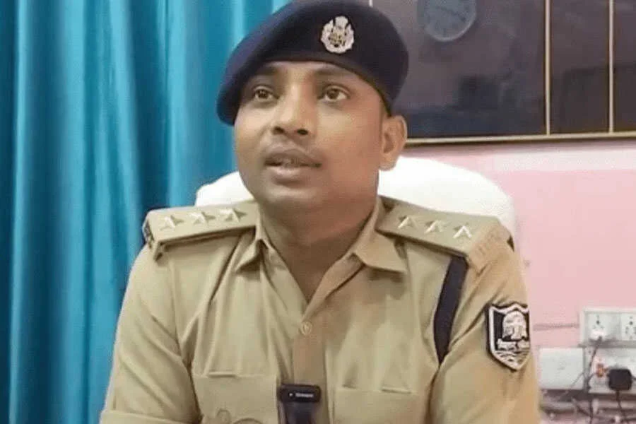 सिविल कोर्ट, कैमूर, सुरक्षा गार्ड, लूट, मारपीट