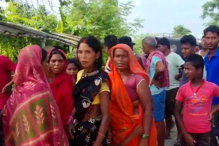 मचान, स्कॉर्पियो, उत्पाद विभाग, पति-पत्नी, रौंद डाला