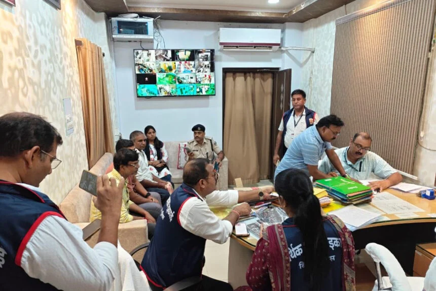 भागलपुर, EOU, छापा, सब-रजिस्ट्रार, अकूत कैश, हीरा-सोना, रोहतास, पूर्णिया, पटना