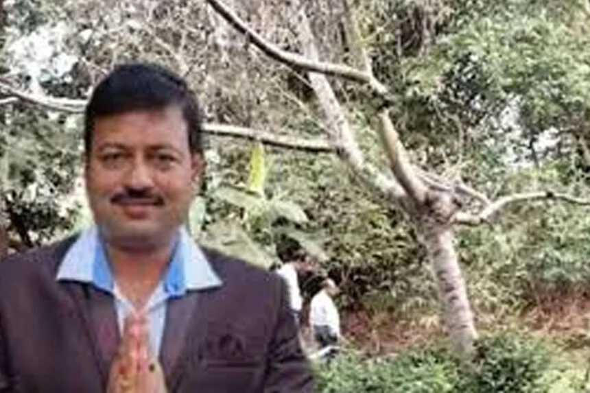 नाली, मोबाइल फेंका, विधायक, जीबन कुष्ण साहा, टीएमसी, ED छापा, ममता बनर्जी, लगाई दौड, दीवार फांदा, गिरफ्तार