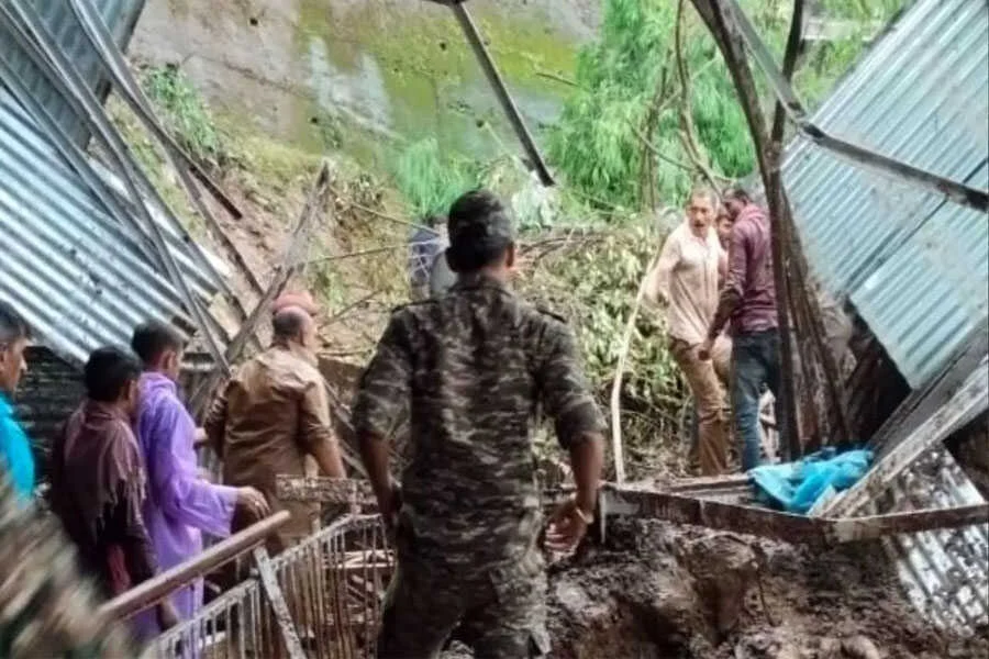 वैष्णो देवी, भूस्खलन, 31 मरे, हाईवे बंद, ट्रेनें रद