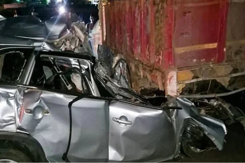 ट्रक, कार, टक्कर, फोर लेन,पटना-गया, 5 मरे, करोबारी