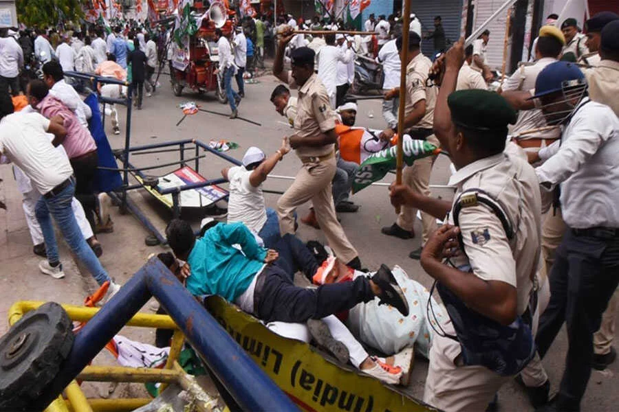 लाठीचार्ज, पटना, CM हाउस, घेराव, युवा कांग्रेस, पिटाई