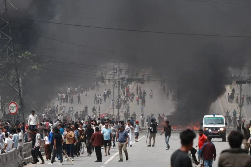 नेपाल, हालात बेकाबू, जेलब्रेक, बिहार बॉर्डर, 10 गिरफ्तार, एसएसबी, हाई अलर्ट