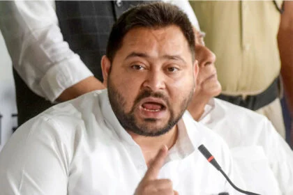 तेजस्वी, ऐलान, सरकारी नौकरी, प्रत्येक परिवार, 20 दिन, कानून बनायेंगे