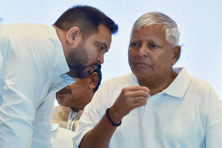 लैंड फॉर जॉब, कोर्ट, टला फैसला, लालू, राहत