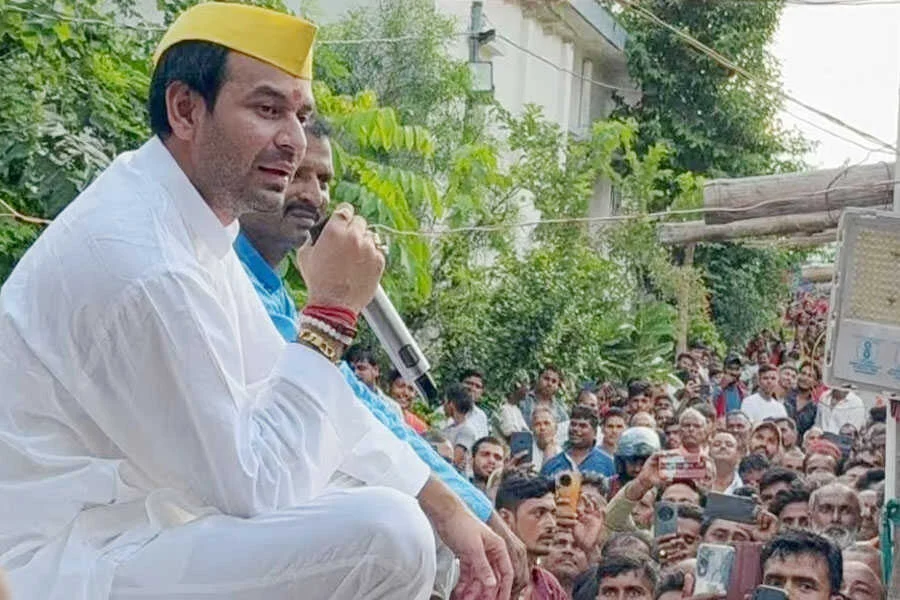 तेजप्रताप, हरा गमछा