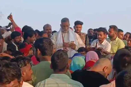 पप्पू यादव, प्राथमिकी, वैशाली, आचार संहिता, बाढ़ पीड़ित, रुपए बांटे