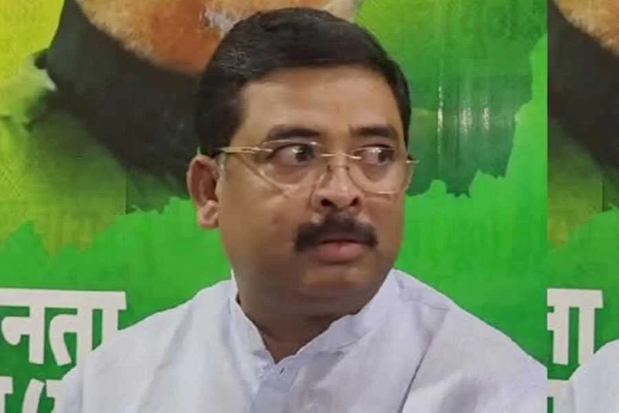 पूर्व सांसद, संतोष कुशवाहा, इस्तीफा, JDU, झटका, बागी, RJD, टिकट, धमदाहा, लेसी सिंह, टक्कर