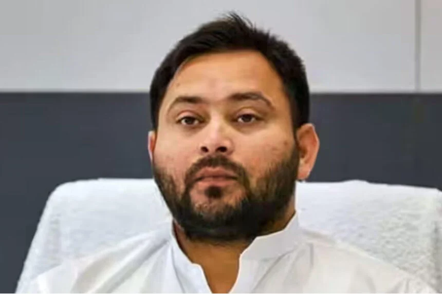 तेजस्वी, दागदार, CM फेस, IRCTC, घोटाला, लालू, बड़े भाई, राबड़ी, चाचा, जमीन, लिखवाई, JDU, हमला