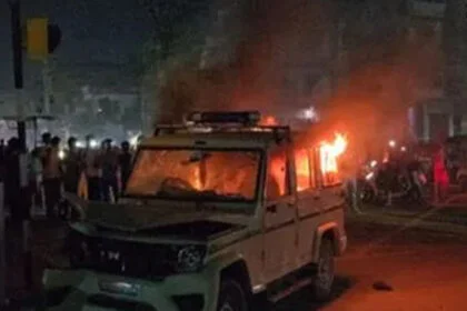 गोपालगंज, पुलिस जीप, फूंका, आंसू गैस, लाठीचार्ज, आक्रोशित भीड़, हादसा, 3 युवक, मौत, अफवाह