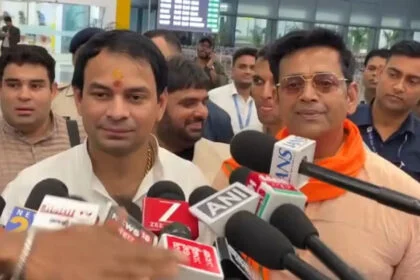 तेजप्रताप, NDA, रविकिशन, मुलाकात, एयरपोर्ट