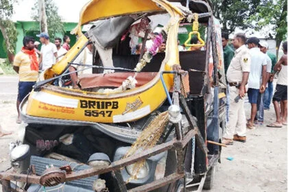 वैशाली, हादसा, बस, टेंपो, 3 मरे