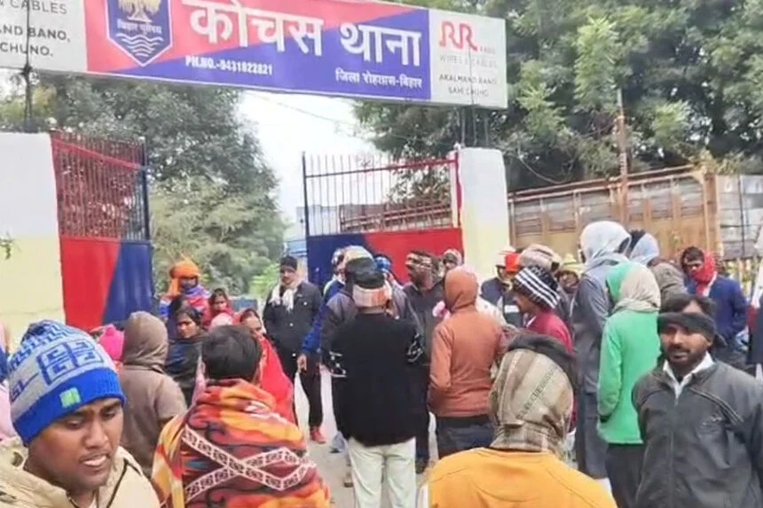 समोसा, फायरिंग, पत्थरबाजी, उधार, रोहतास