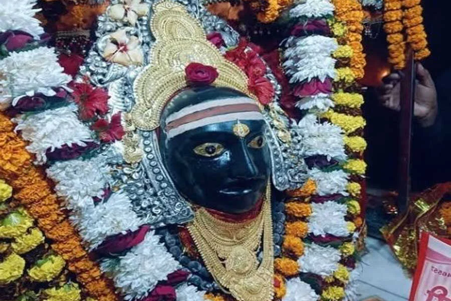 मुठभेड़, थावे मंदिर, चोरी, गोली लगी, चोर दबोचा