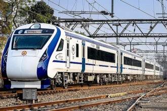 पथराव, मुजफ्फरपुर, वंदे भारत, 3 ट्रेनें, शीशे टूटे