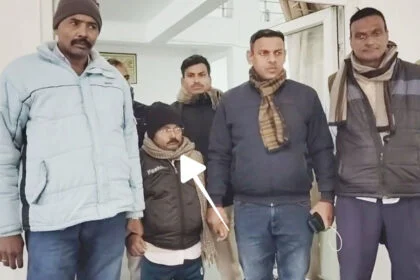 घूस, चपरासी, विजिलेंस, वाणिज्य कर, आयुक्त,75 हजार