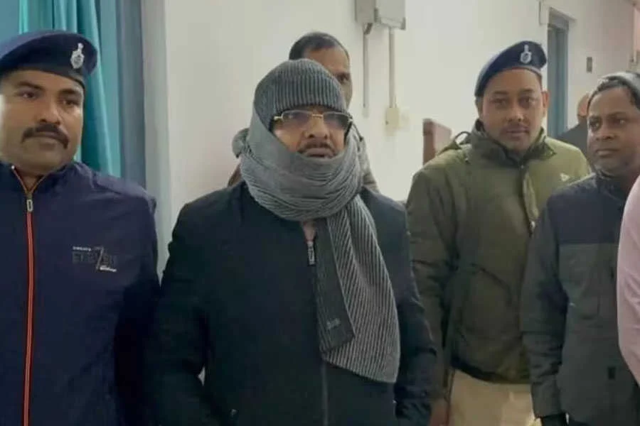 DAO, निगरानी, दबोचा, संविदा कर्मी, घूस, 19 हजार, मुजफ्फरपुर