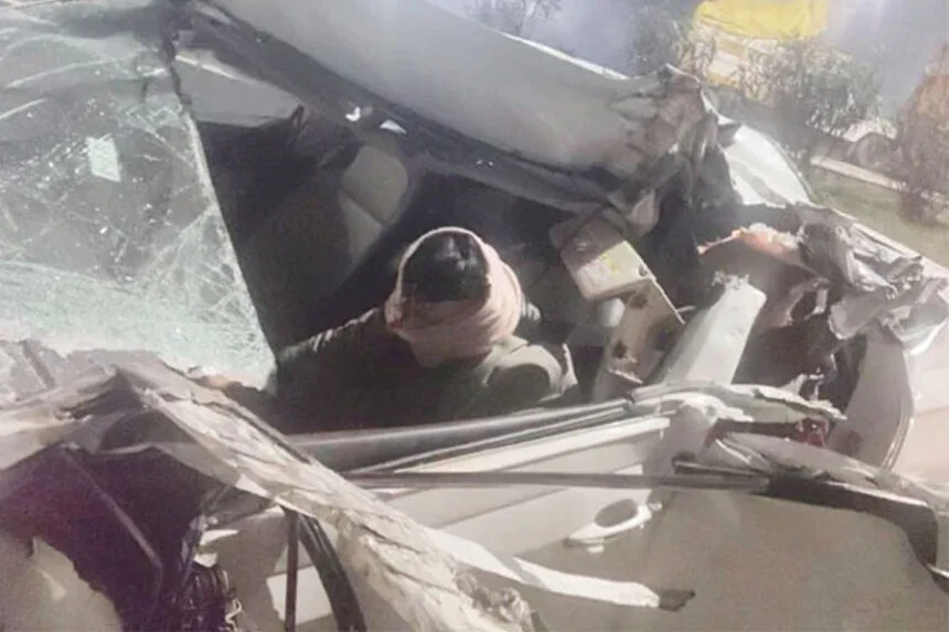 मुजफ्फरपुर, होटल, बाप-बेटा, लटकता शव, कोलकाता, बकाया, वसूली