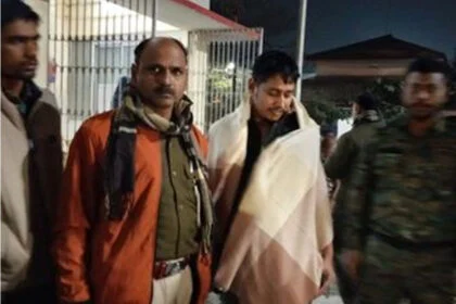 सिपाही, चाकू, घोंपा, पूर्णिया, उत्पाद टीम, हमला