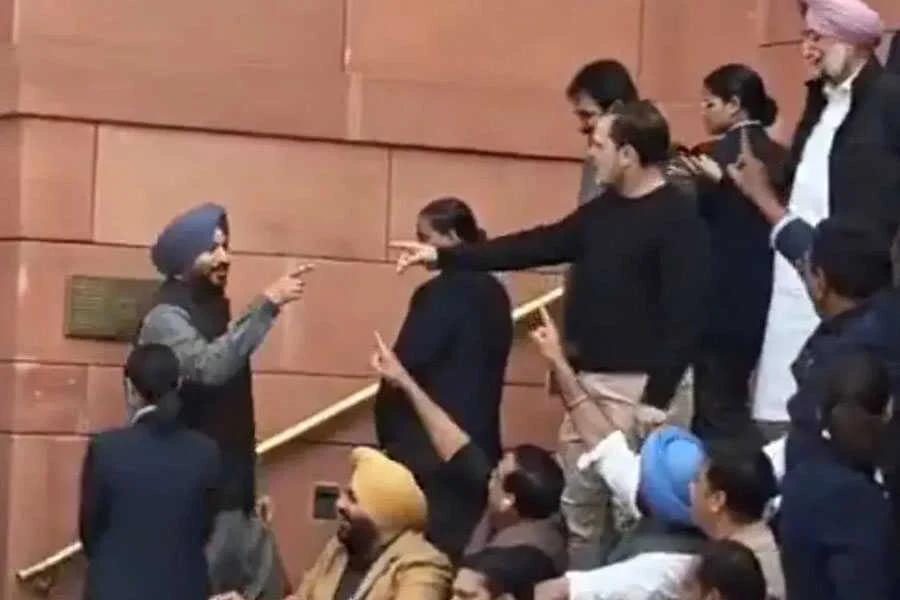 बिट्टू, मंत्री, मोदी सरकार,गद्दार, राहुल, संसद, परिसर