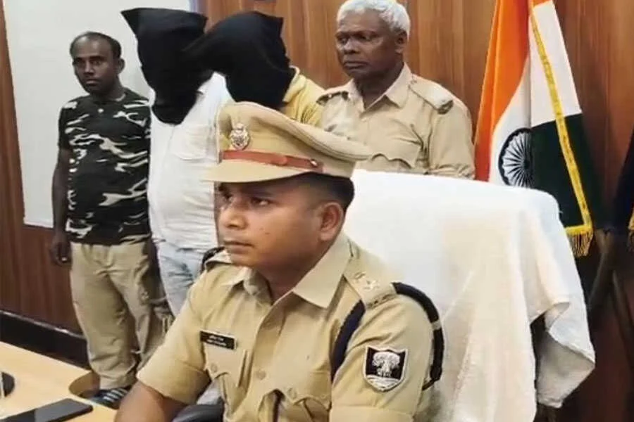 ठगी, करोड़, DIG,फेक ID, नेपाली सिम, जब्त, सीतामढ़ी