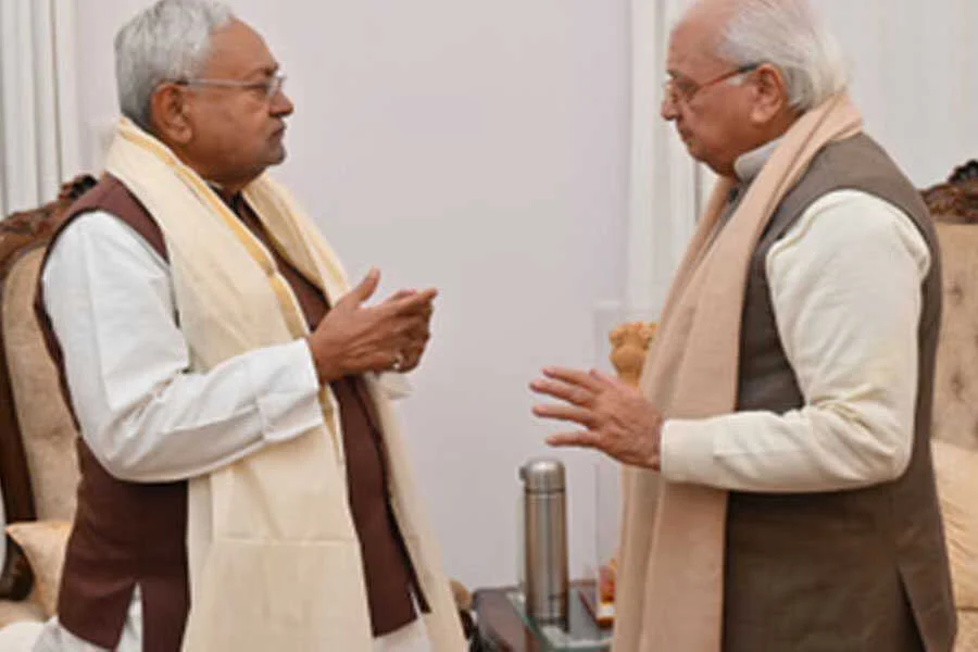 नीतीश, राजभवन, गवर्नर, मुलाकात, अटकलें, इस्तीफा