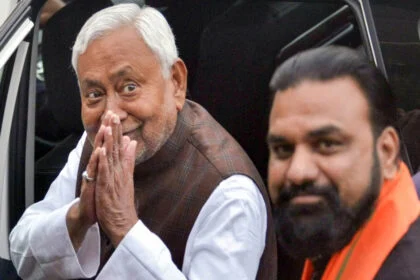 पटना विवि, नीतीश, सम्राट, गो बैक, नारेबाजी, छात्र
