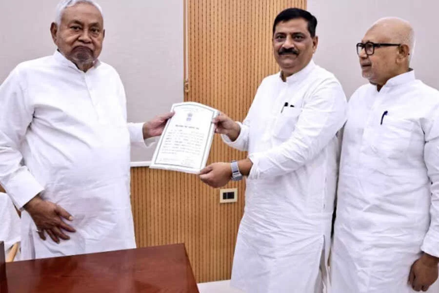 नीतीश, संजय झा, सर्टिफिकेट, राज्यसभा, निर्वाचन, नितिन नबीन, कुशवाहा, ठाकुर, शिवेश राम, एनडीए