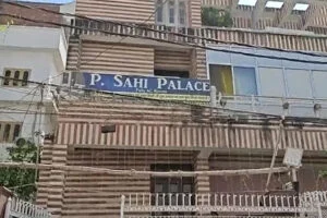 पटना, होटल, रेप, गर्लफ्रेंड, युवक, फरार