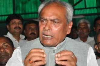 गिरफ्तार, पूर्व MP, प्रभुनाथ सिंह, भतीजा, बक्सर, शराब, पुलिस, धौंस, पूर्व MLA, बेटा, JDU, MLA, भाई