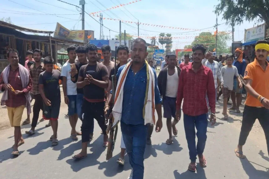 युवक, कस्टडी, मौत, कटिहार, राइफल, छीनी, थाना, हमला, उग्र भीड़