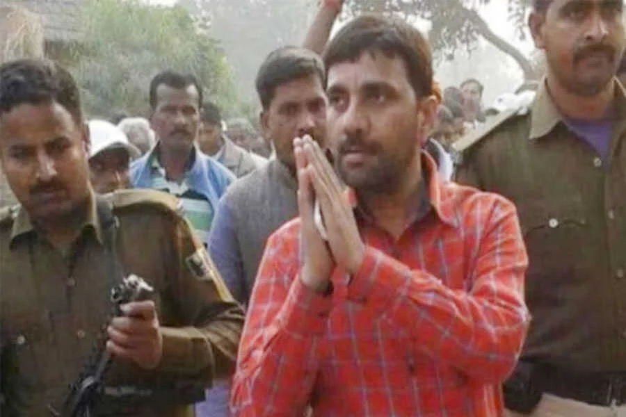 गोपालगंज, विधायक, JDU, पप्पू पांडेय, छापा, फरार, MLA, जमीन, कब्जा