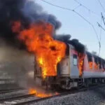 स्टेशन, आग, सासाराम, भभुआ-पटना, इंटरसिटी, जनरल बोगी, खाक