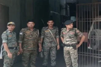 गयाजी, पूर्व सांसद, घर, छापेमारी, ड्रग विभाग, पुलिस, नकली, नशीली, दवाएं, बरामद